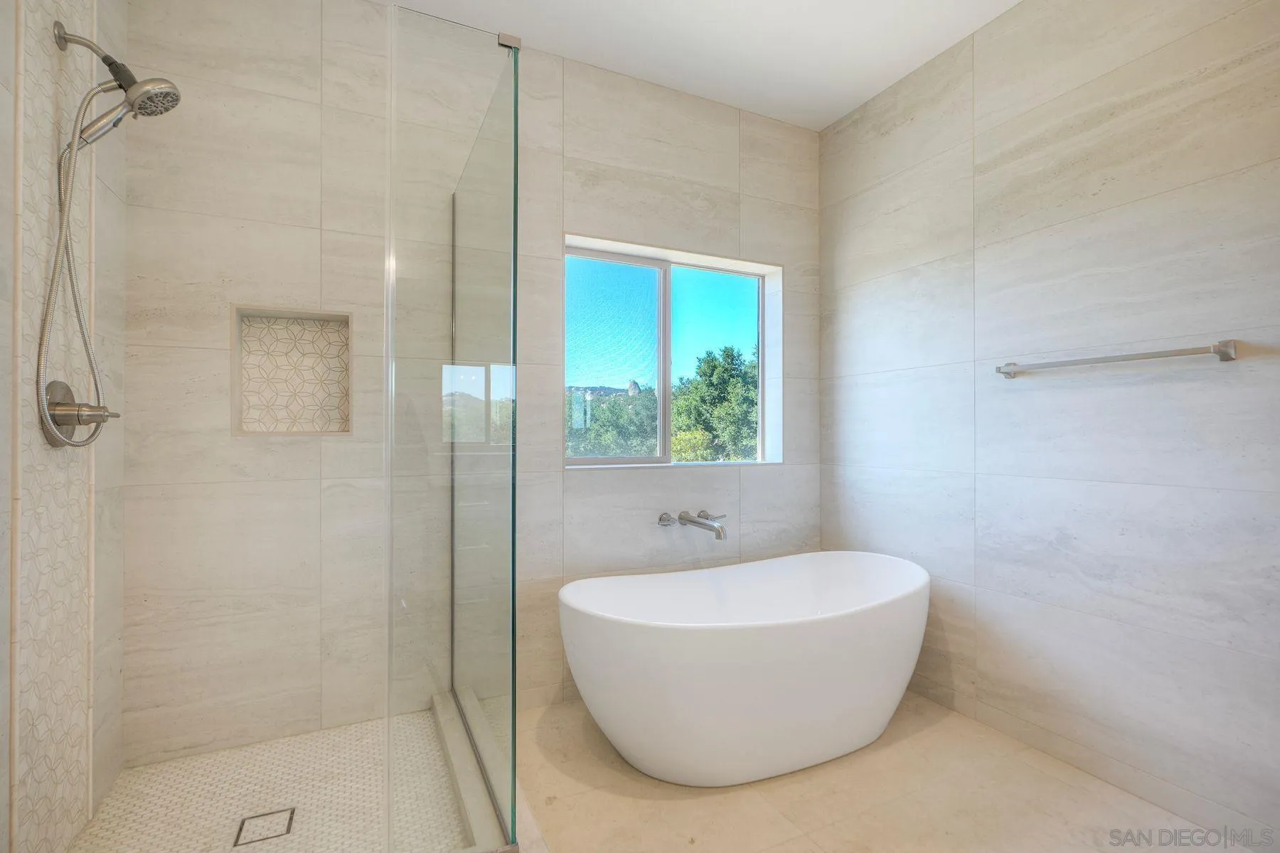 12252 Via Ruscello Lakeside, CA 92040 - Photo 9 of 30