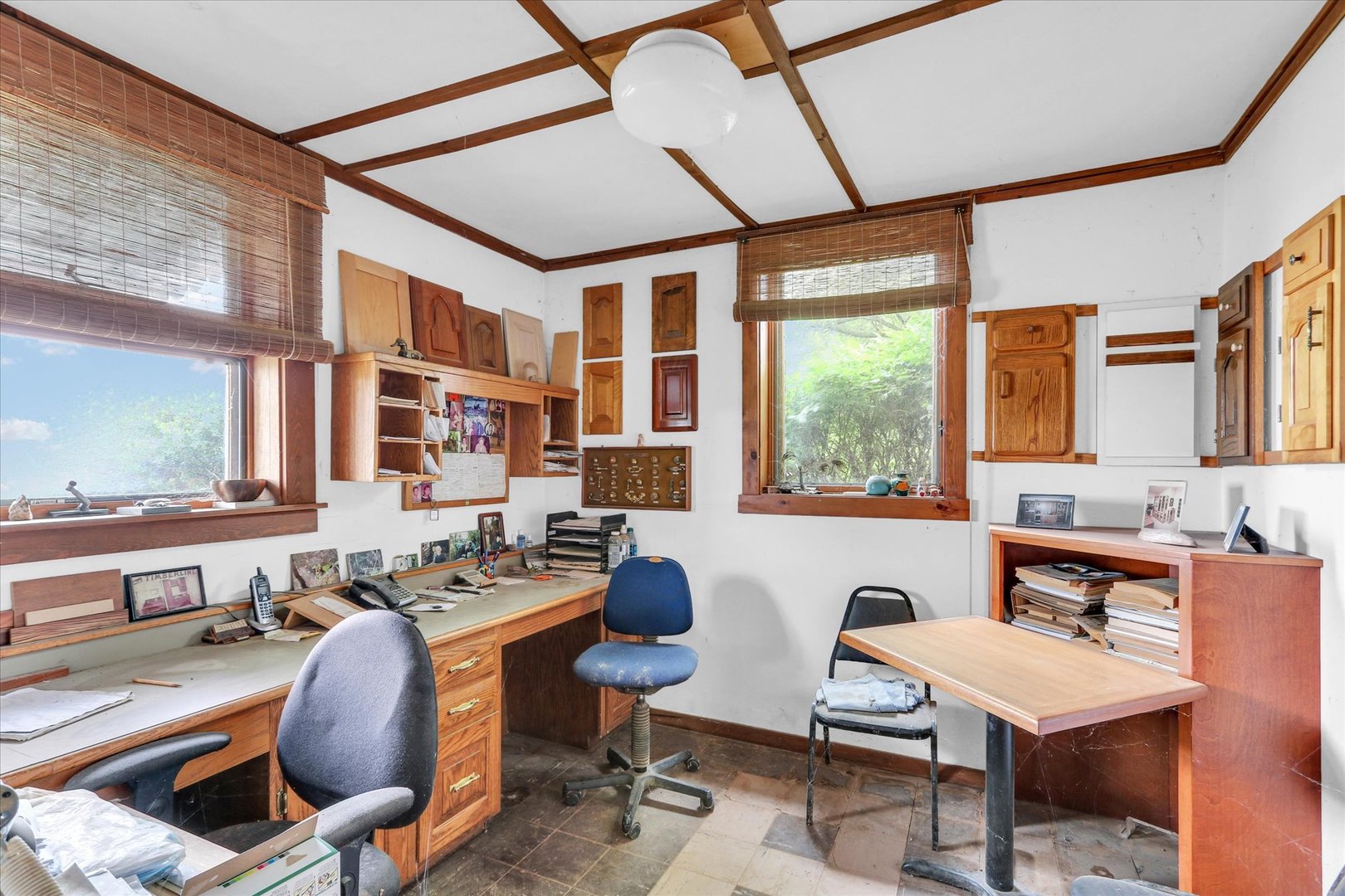 4904 North Cunningham Avenue Urbana, IL 61802 - Photo 6 of 15 a work place with furniture and large windows