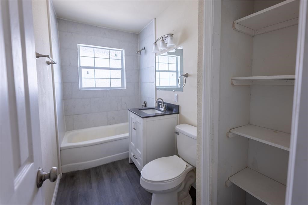 4942 Bataan Road Houston, TX 77033 - Photo 9 of 16