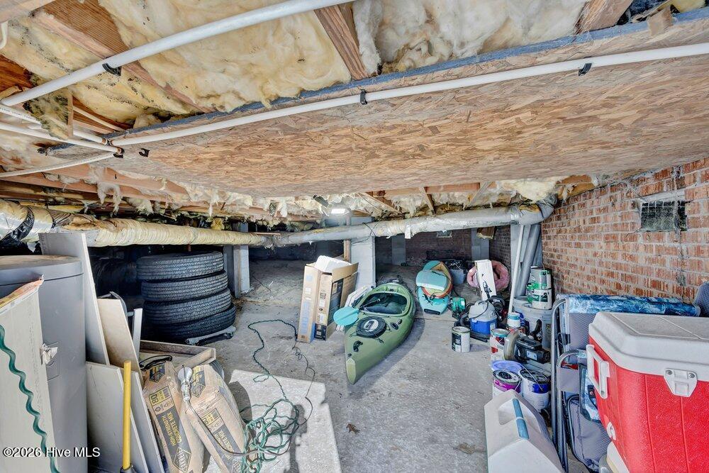 132 Egret Point Road Wilmington, NC 28409 - Photo 29 of 43 Crawlspace Storage