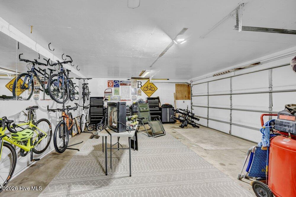 132 Egret Point Road Wilmington, NC 28409 - Photo 32 of 43 Garage (2-car bay)