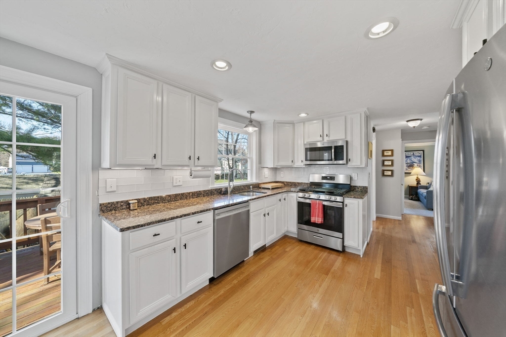 4 Fresh Brook Waye Marshfield, MA 02050 - Photo 9 of 36