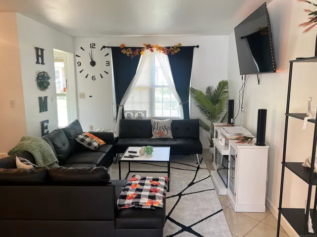 $244,900 | 11 Nob Hill Circle, Unit 11, Bridgeport, CT 06610