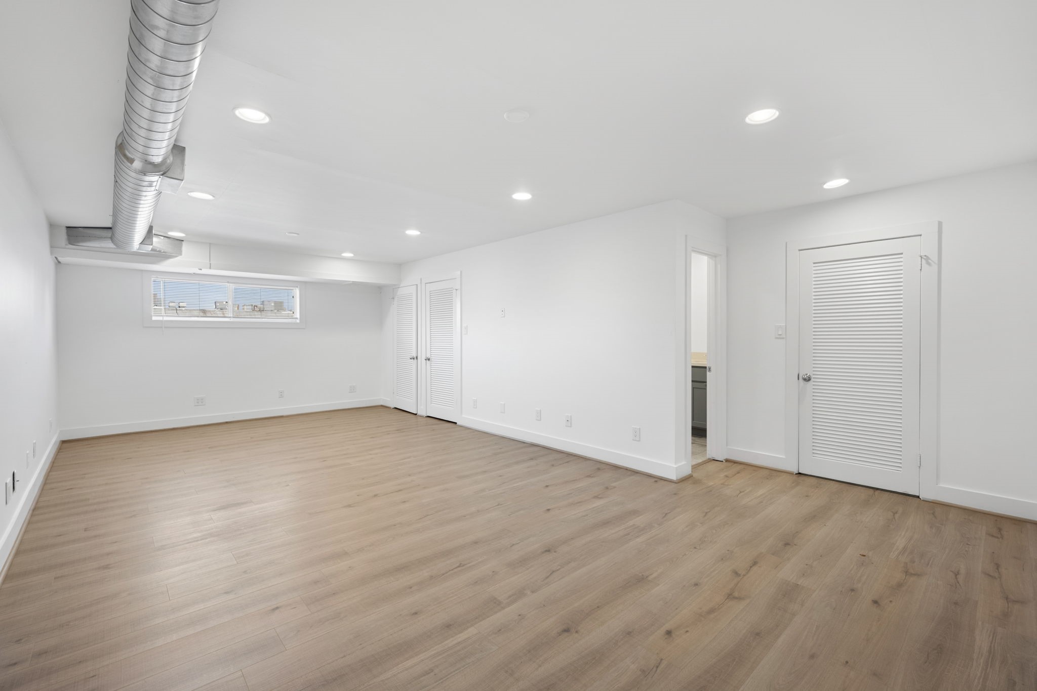 234 Westheimer Road, Unit 4 Houston, TX 77006 - Photo 7 of 16 Oversized Bedroom with 3 closets gives plenty of flexibility to add in bedroom sofa seating or office.