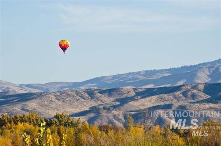 954 East Chardie Road Boise, ID 83702 - Photo 13 of 26