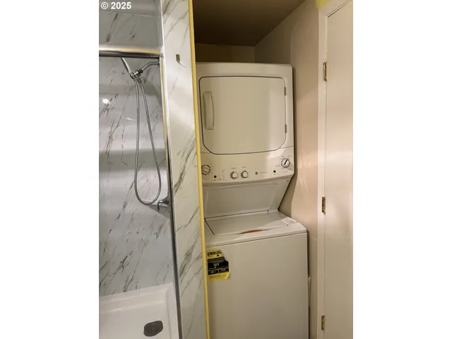 $243,000 | 15072 Northwest Central Drive, Unit 406, Portland, OR 97229