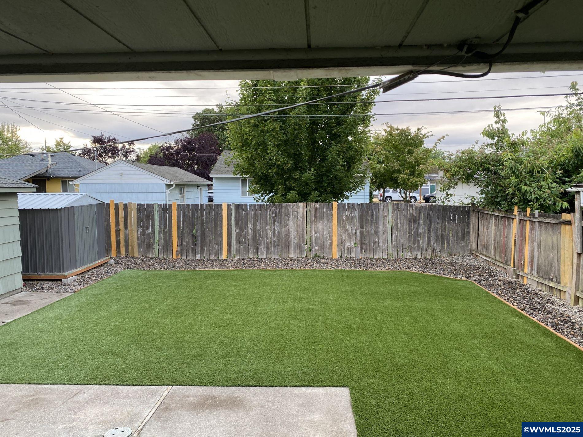305 Northeast Davidson Street Albany, OR 97321 - Photo 15 of 16