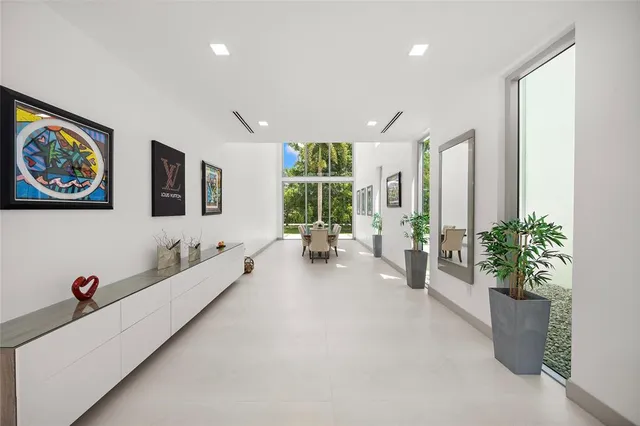 a view of an entryway with a livingroom