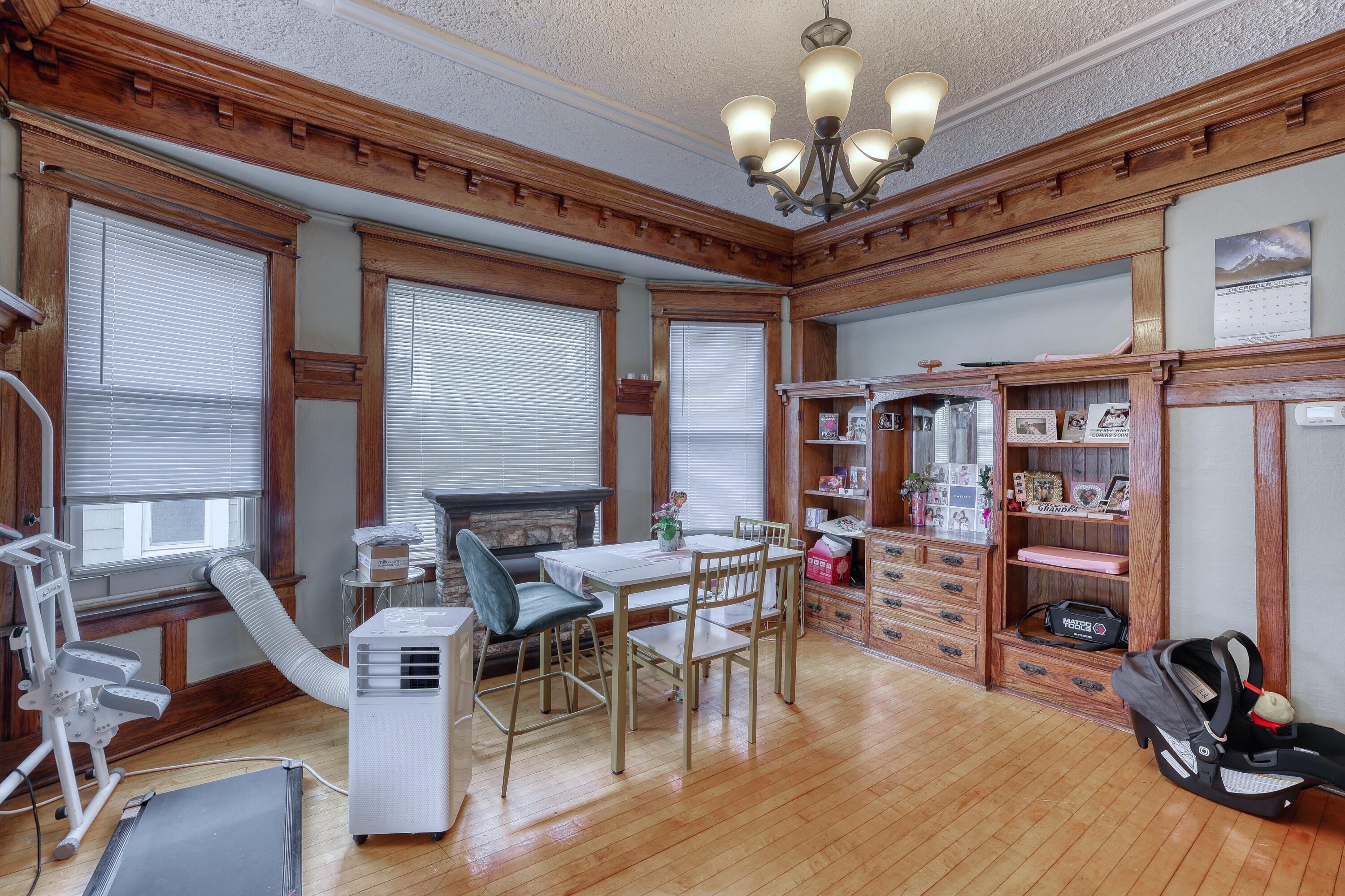 2017 North 48th Street, Unit 2019 Milwaukee, WI 53208 - Photo 22 of 36 Dinning Room U2