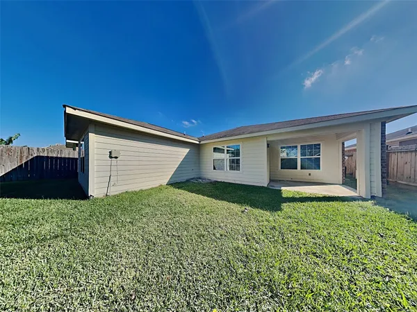 $1,725 | 18019 Kinsale Valley Lane, Houston, TX 77060