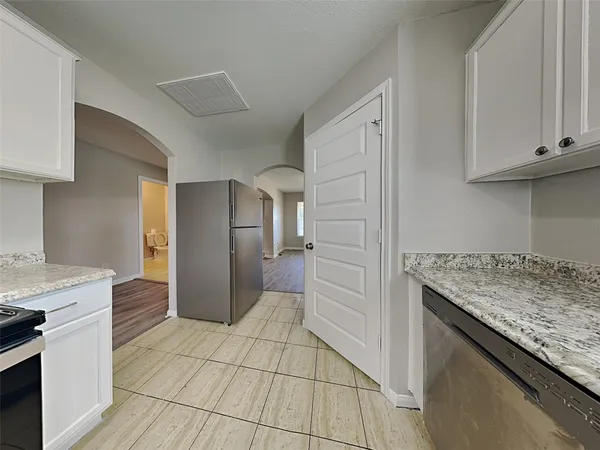 $1,725 | 18019 Kinsale Valley Lane, Houston, TX 77060