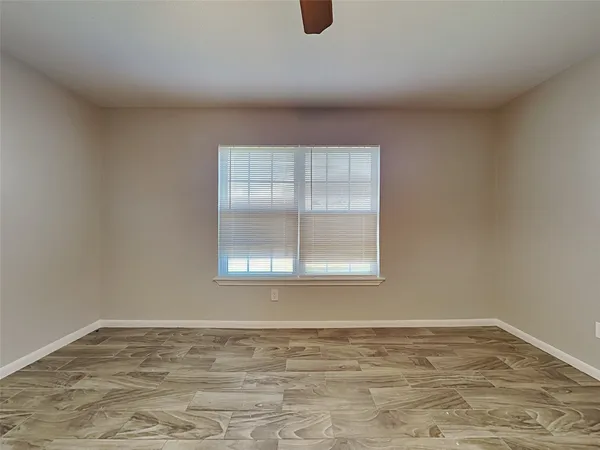 $1,725 | 18019 Kinsale Valley Lane, Houston, TX 77060