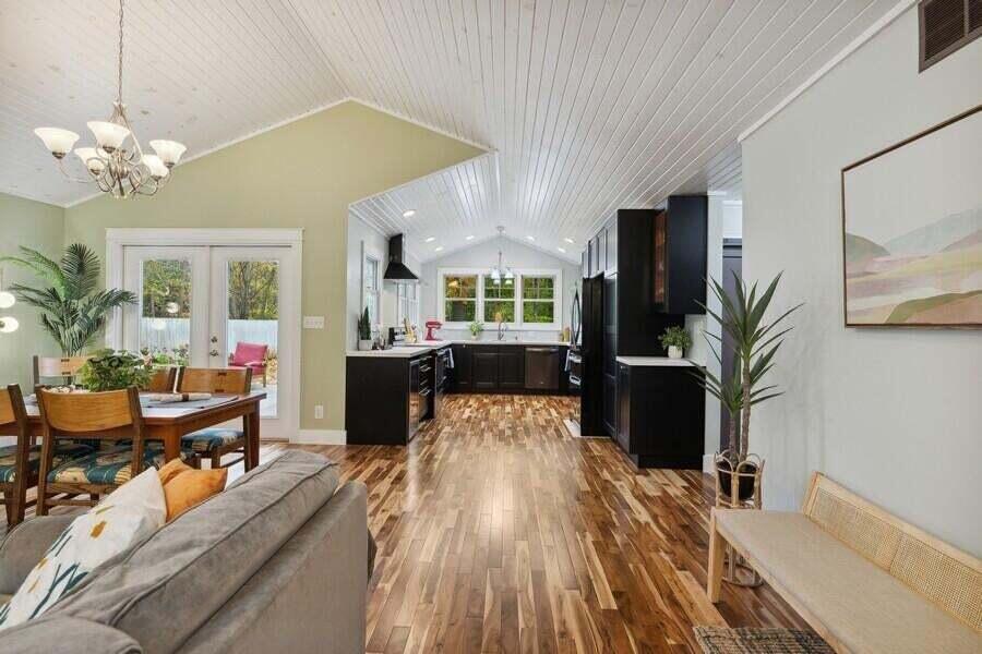 4801 Forest Beach Road Watervliet, MI 49098 - Photo 4 of 40 20221021150638017942000000-o