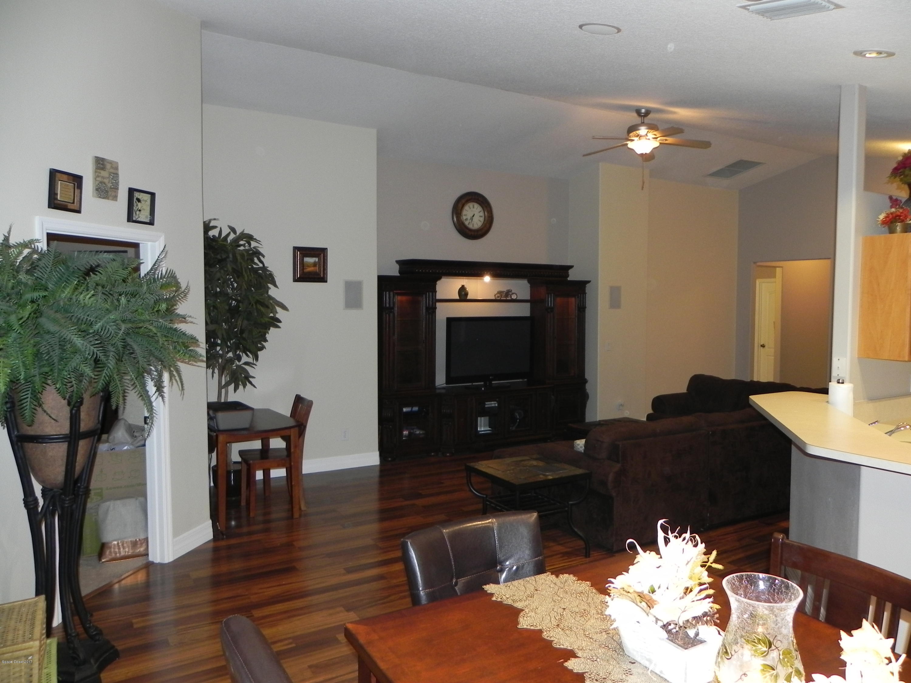 249 Northwest Valencia Road Melbourne, FL 32904 - Photo 8 of 26 DSCN2506