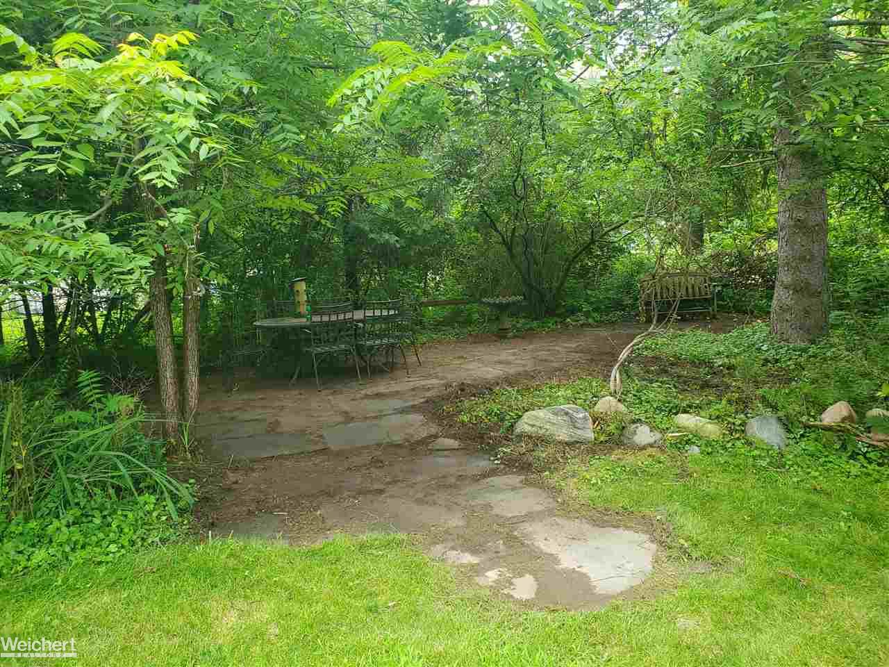 895 East Avon Road Rochester, MI 48307 - Photo 8 of 26 50047772-7.JPG