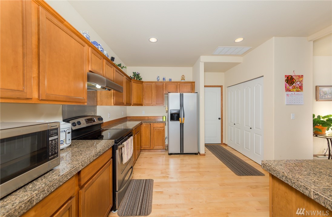 201 197th Street Southwest, Unit 25 Bothell, WA 98012 - Photo 13 of 25