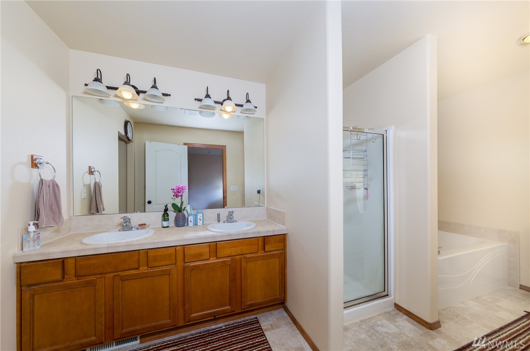 201 197th Street Southwest, Unit 25 Bothell, WA 98012 - Photo 17 of 25