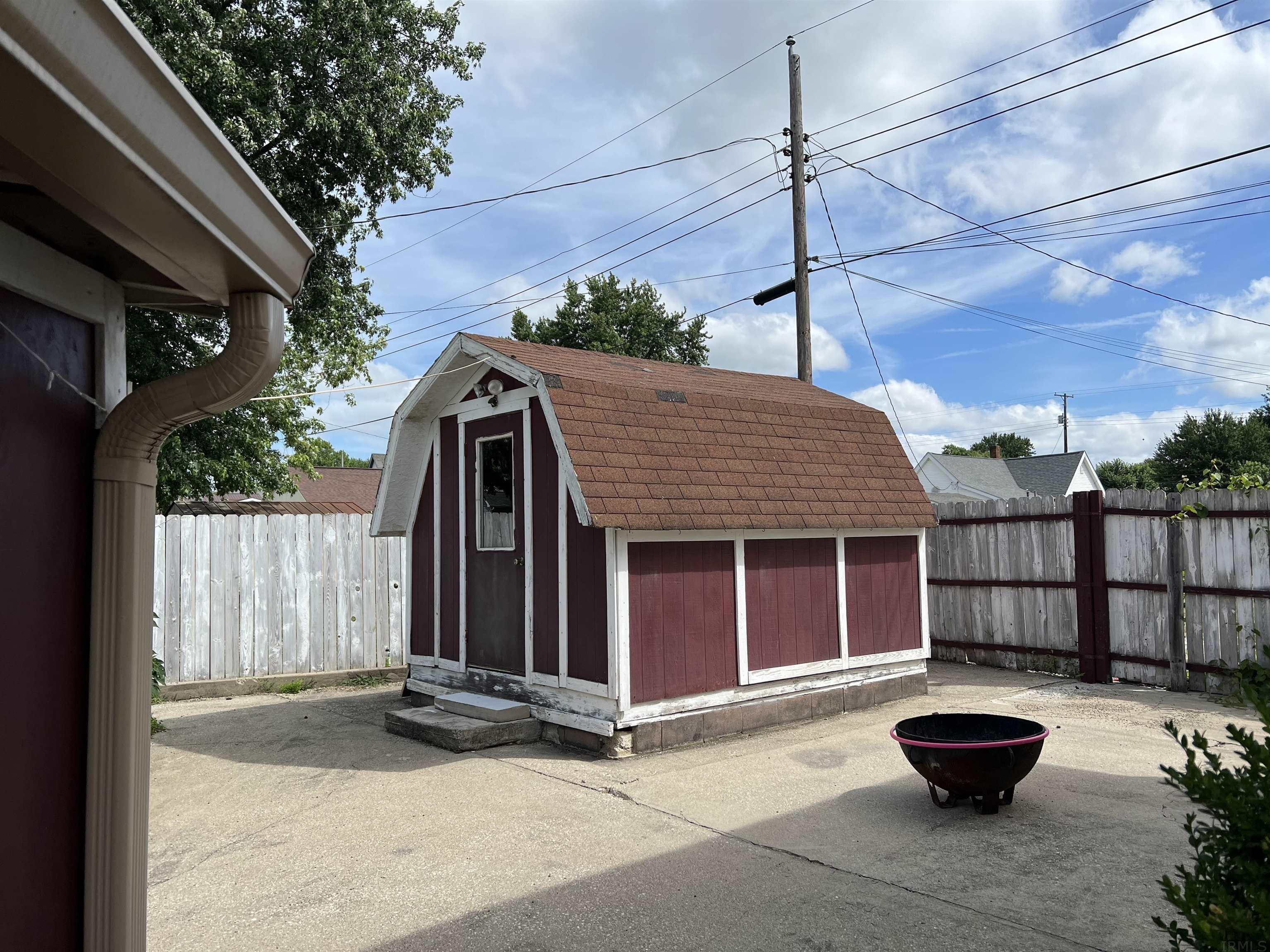 1701 4th Street Bedford, IN 47421 - Photo 3 of 21