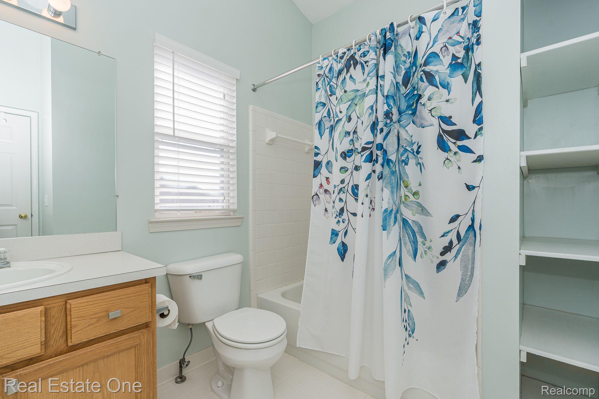 3287 Silverbrook Drive Rochester, MI 48306 - Photo 32 of 45 Gallery Image 32