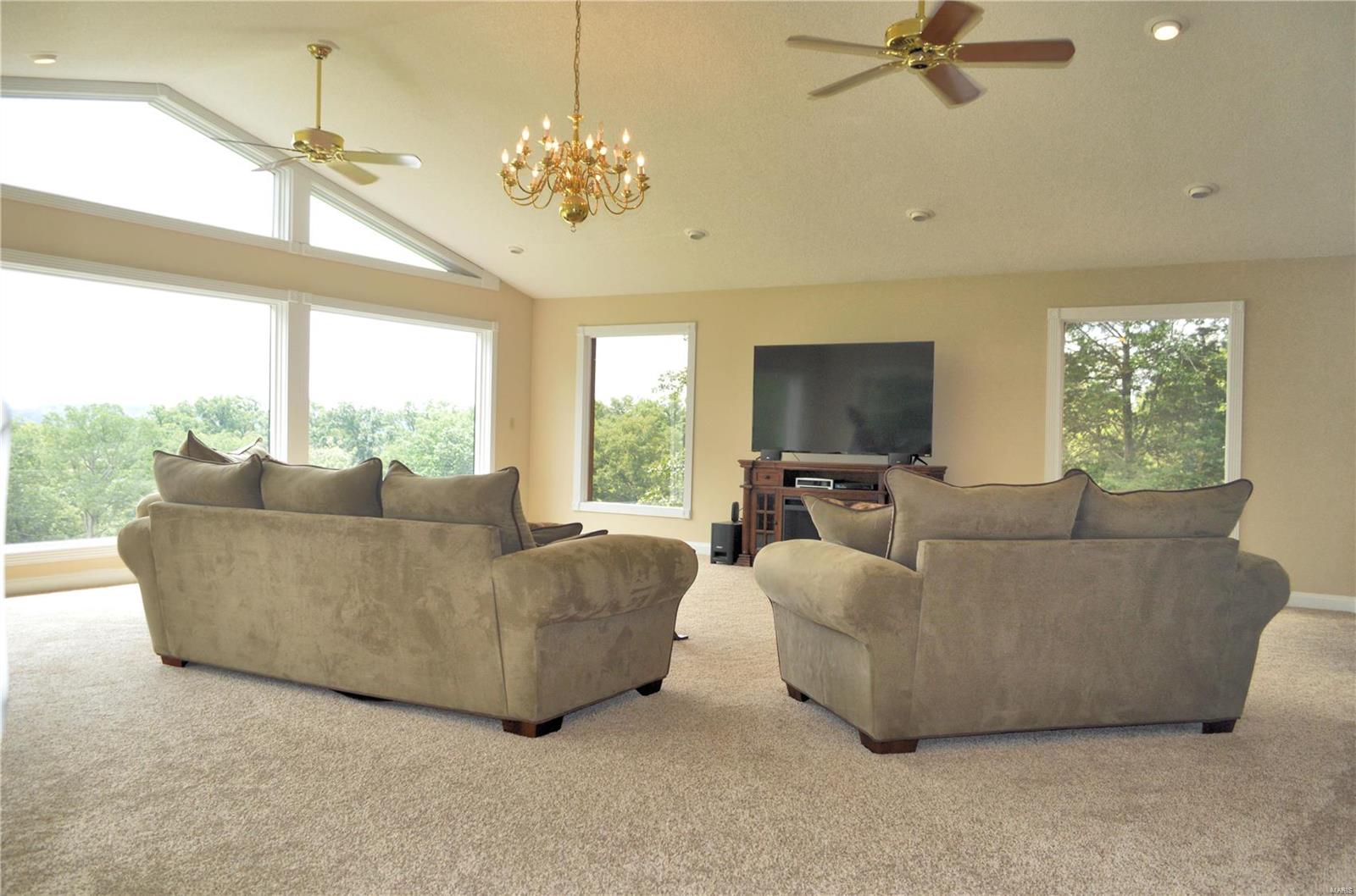 18207 Sheerin Road Pacific, MO 63069 - Photo 9 of 62 Gallery Image 9