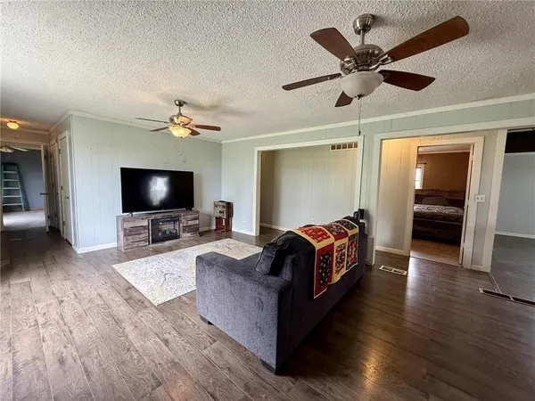 $179,900 | 24817 24th Highway, Waverly, MO 64096