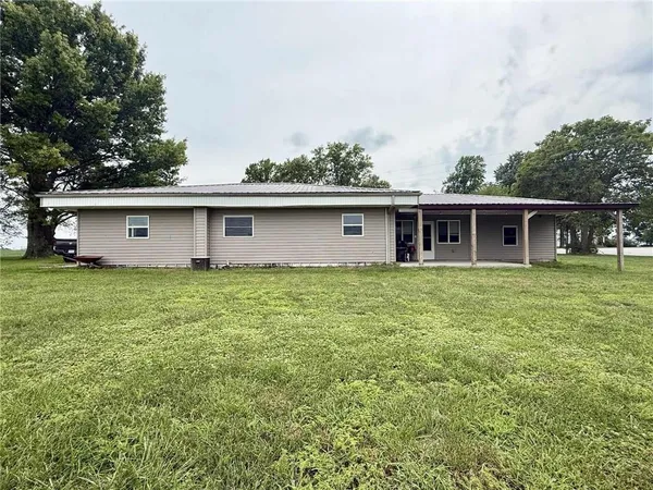 $179,900 | 24817 24th Highway, Waverly, MO 64096