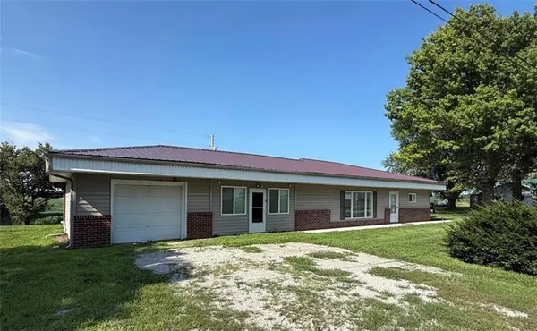 $179,900 | 24817 24th Highway, Waverly, MO 64096