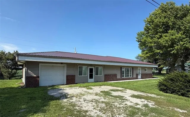 $179,900 | 24817 24th Highway, Waverly, MO 64096