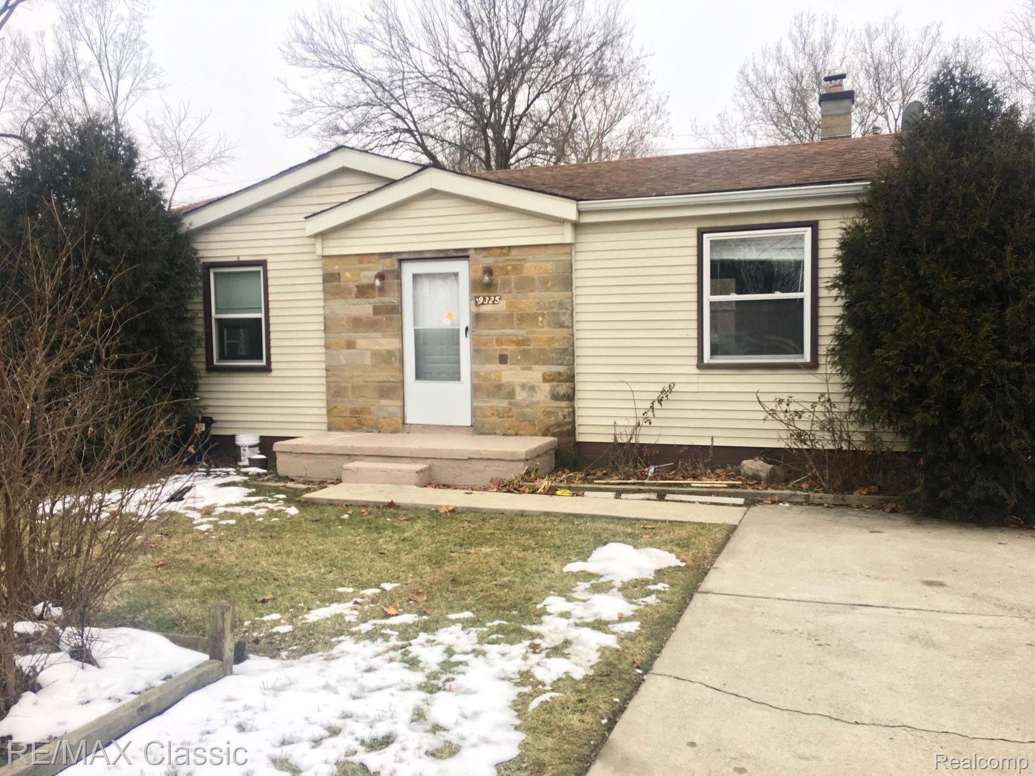 19325 Inkster Road Livonia, MI 48152 - Photo 1 of 11 IMG_2006.jpg