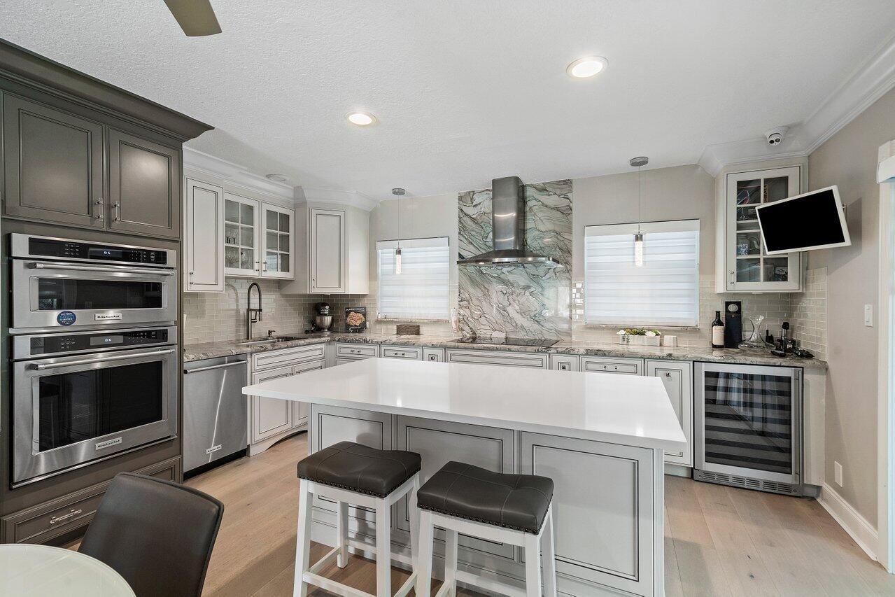 500 Commodore Circle Delray Beach, FL 33483 - Photo 12 of 57 UPDATED APPLIANCES
