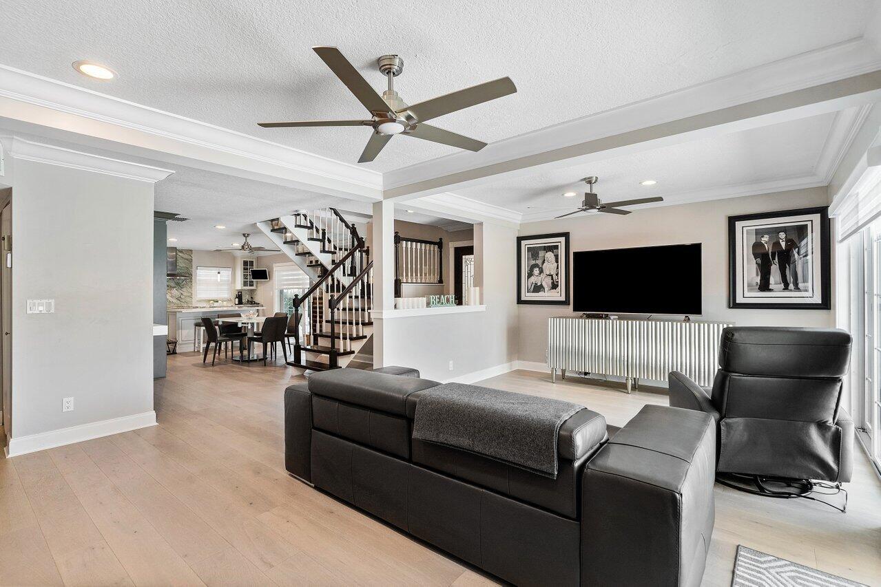 500 Commodore Circle Delray Beach, FL 33483 - Photo 17 of 57 LARGE FAMILY ROOM