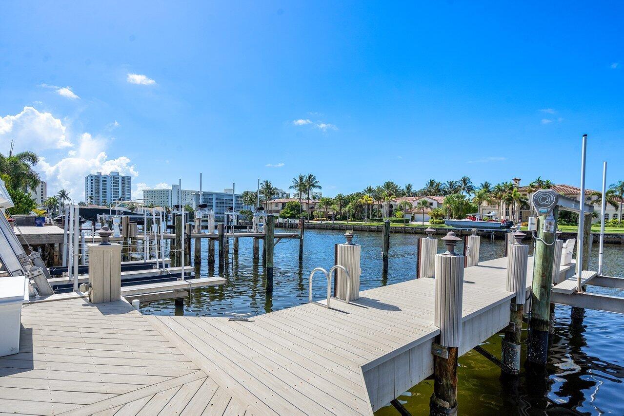 500 Commodore Circle Delray Beach, FL 33483 - Photo 43 of 57 BOAT LIFT