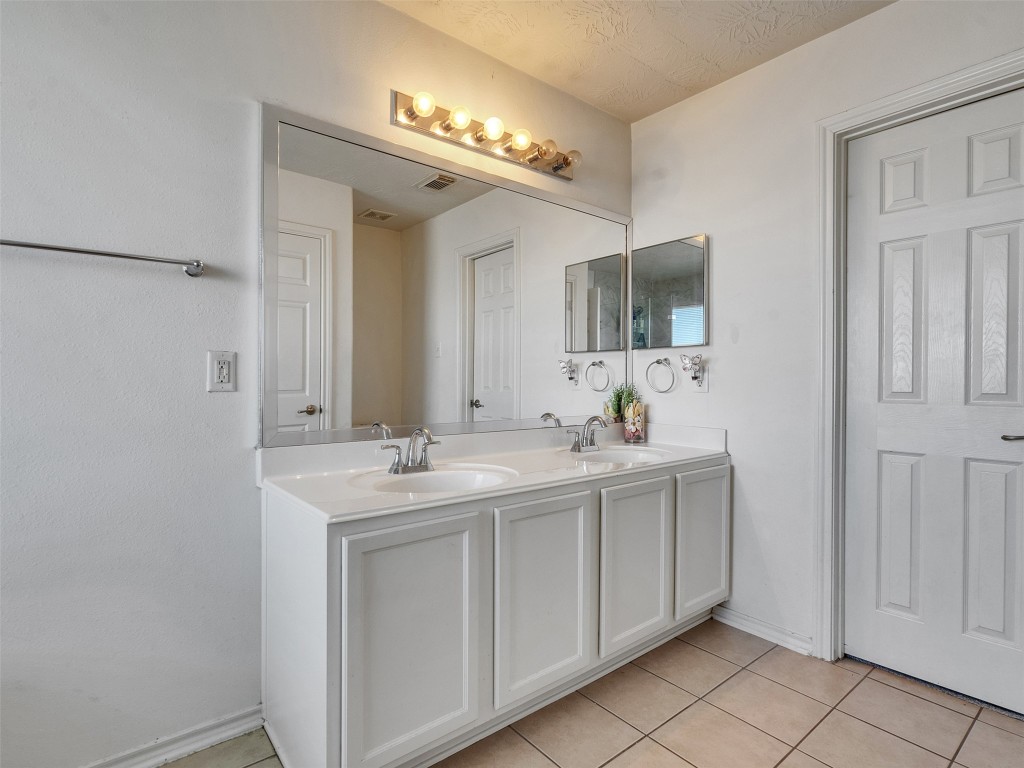 11522 Hackmatack Way Houston, TX 77066 - Photo 17 of 21