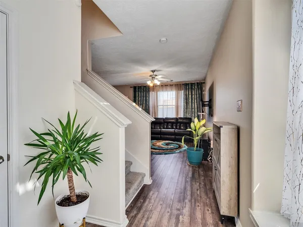 $1,890 | 11522 Hackmatack Way, Houston, TX 77066