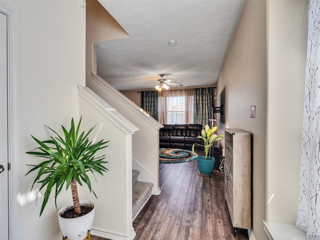 11522 Hackmatack Way Houston, TX 77066 - Photo 3 of 21