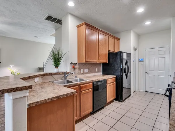 $1,890 | 11522 Hackmatack Way, Houston, TX 77066