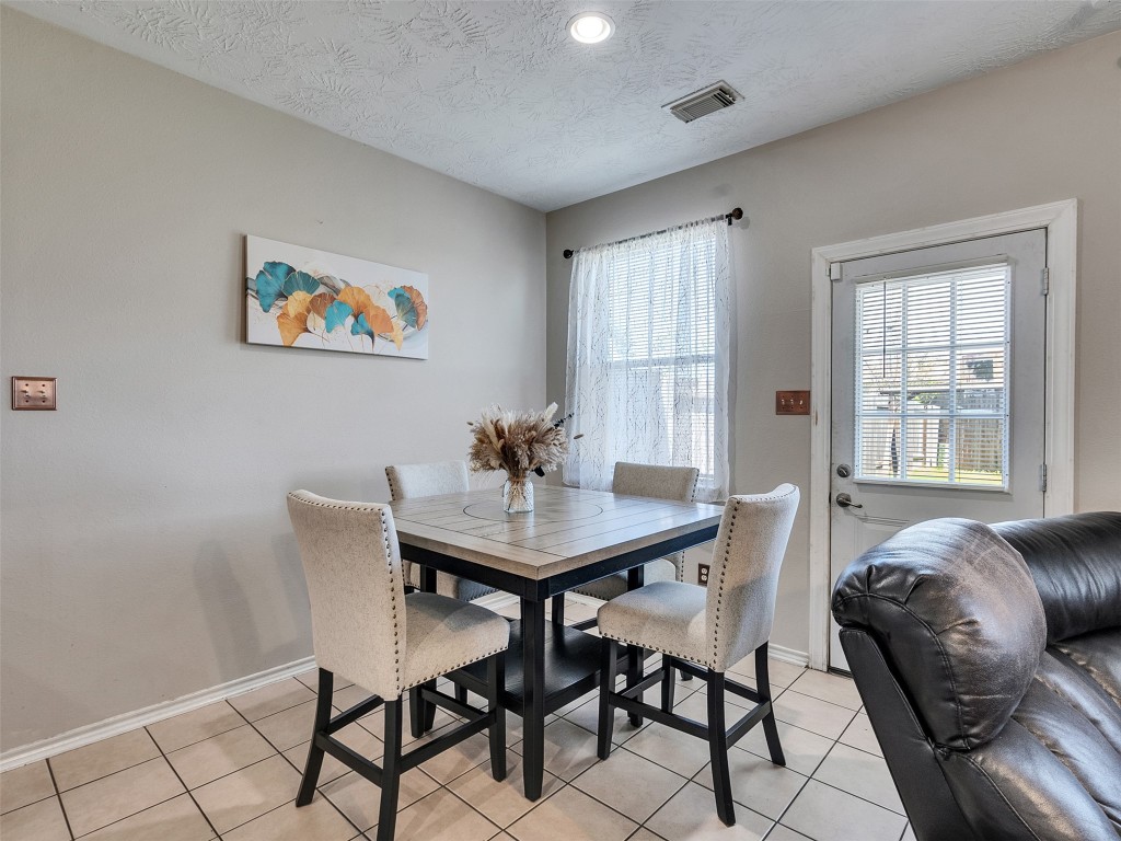 11522 Hackmatack Way Houston, TX 77066 - Photo 9 of 21