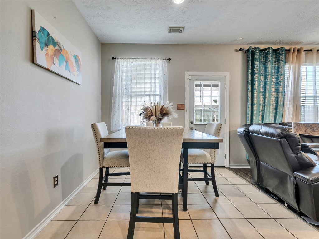 11522 Hackmatack Way Houston, TX 77066 - Photo 10 of 21