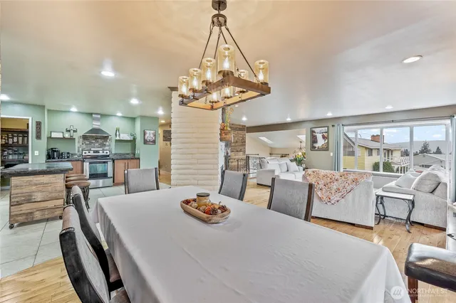 $680,000 | 809 North Kenroy Terrace, East Wenatchee, WA 98802