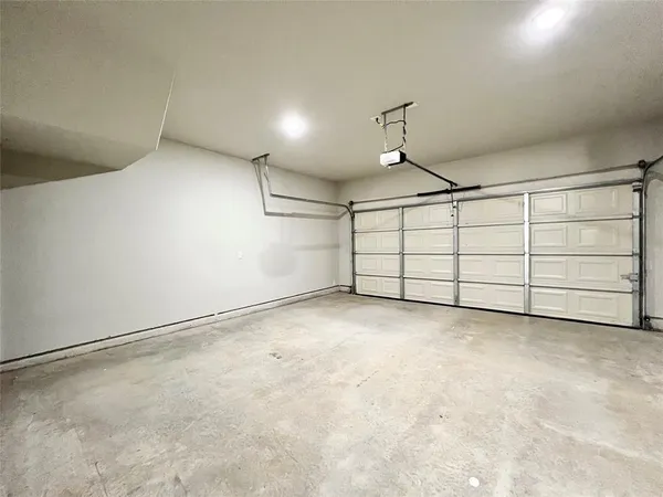 $1,835 | 3501 East Renfro Street, Unit 201, Burleson, TX 76028