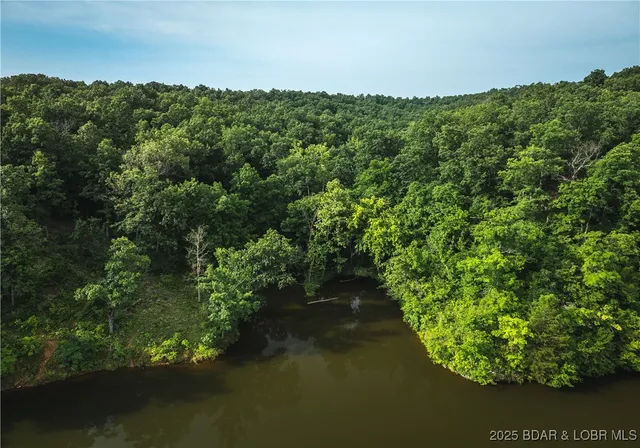 $207,150 | 6 State Road, Edwards, MO 65326