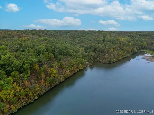 $207,150 | 6 State Road, Edwards, MO 65326