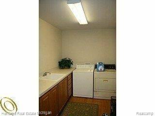 2595 Fisk Road Howell, MI 48843 - Photo 20 of 22 laundry-mudroom