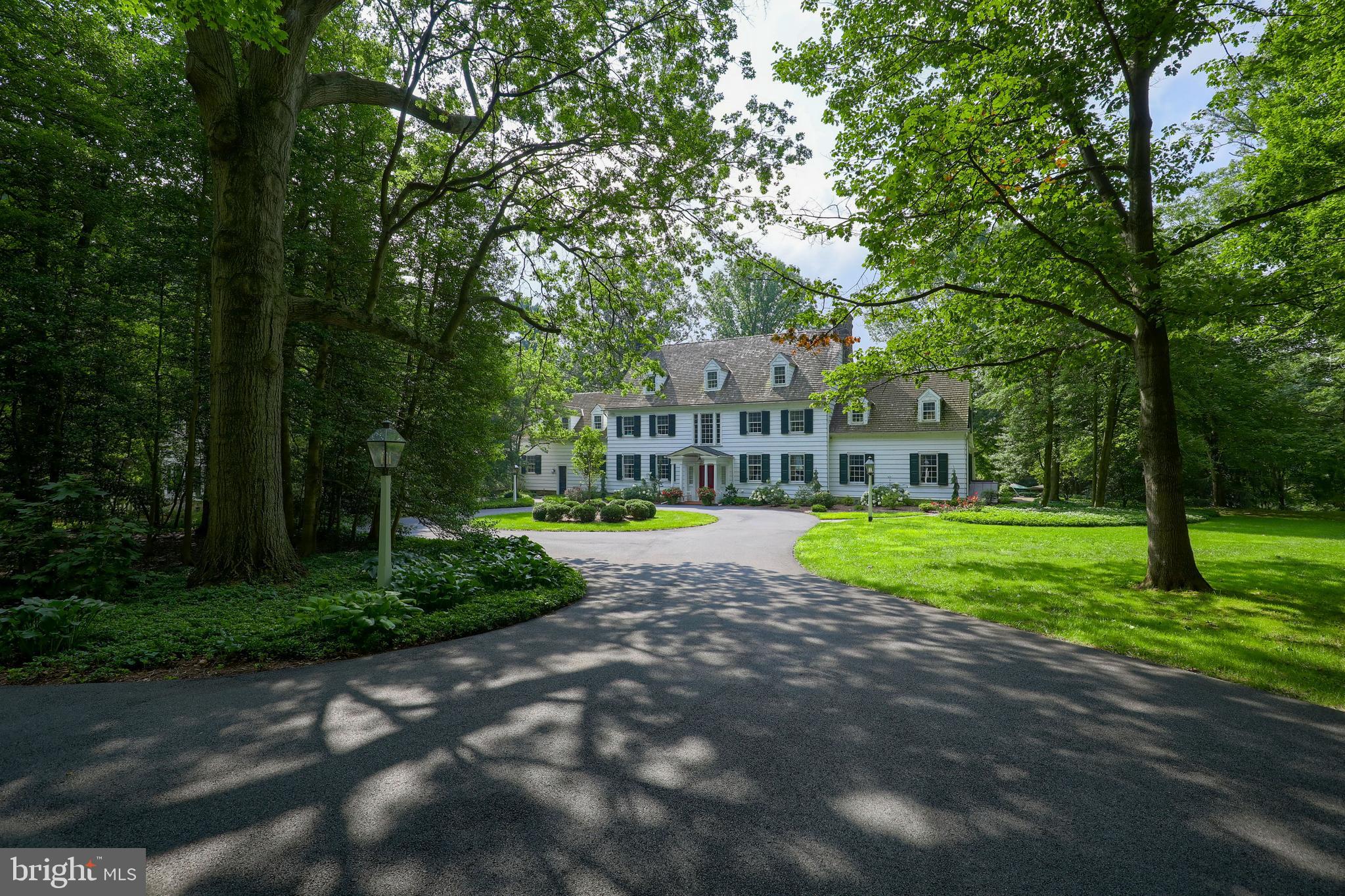 260 Eshelman Road Lancaster, PA 17601 - Photo 3 of 28 Circular driveway