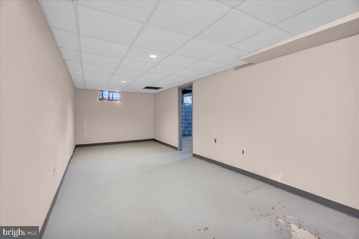 517 Perry Drive Mount Laurel, NJ 08054 - Photo 30 of 41 a view of room