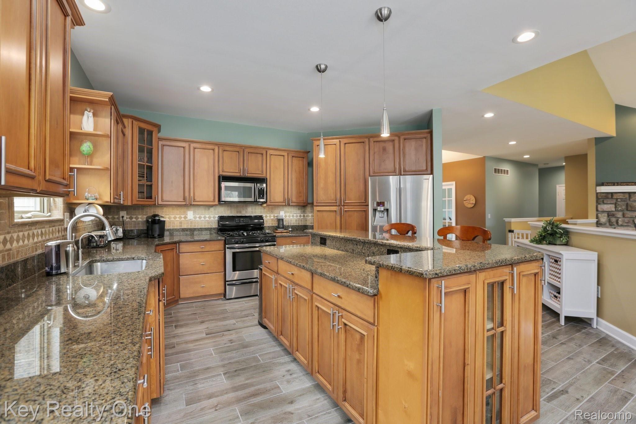 9460 Rattalee Lake Road Clarkston, MI 48348 - Photo 3 of 41 9460 Rattalee Lake Rd Clarkston - 39.jpg
