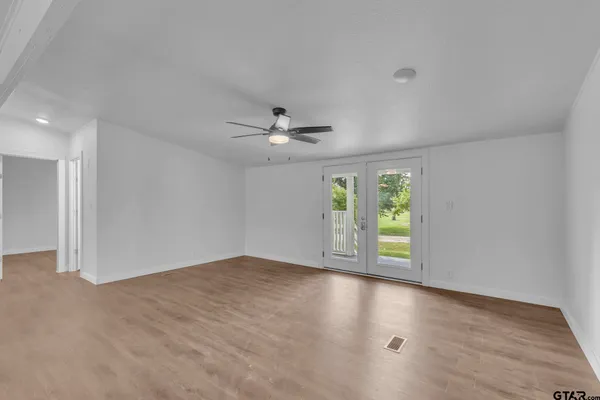 $1,900 | 431 North Hill Road, Tyler, TX 75706