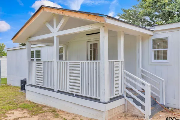$1,900 | 431 North Hill Road, Tyler, TX 75706