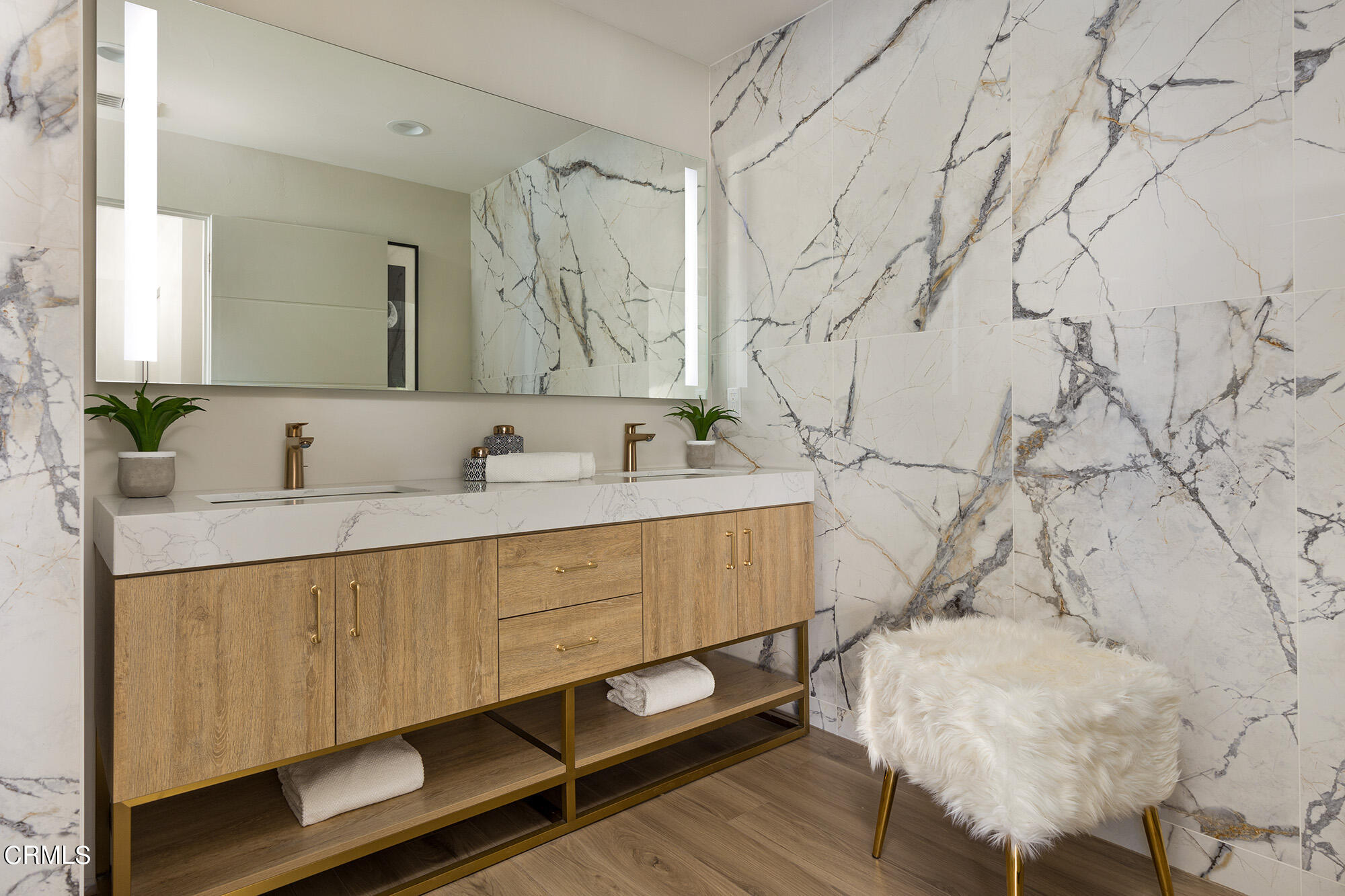 71817 Sahara Road Rancho Mirage, CA 92270 - Photo 11 of 25 a bathroom with a sink and a mirror