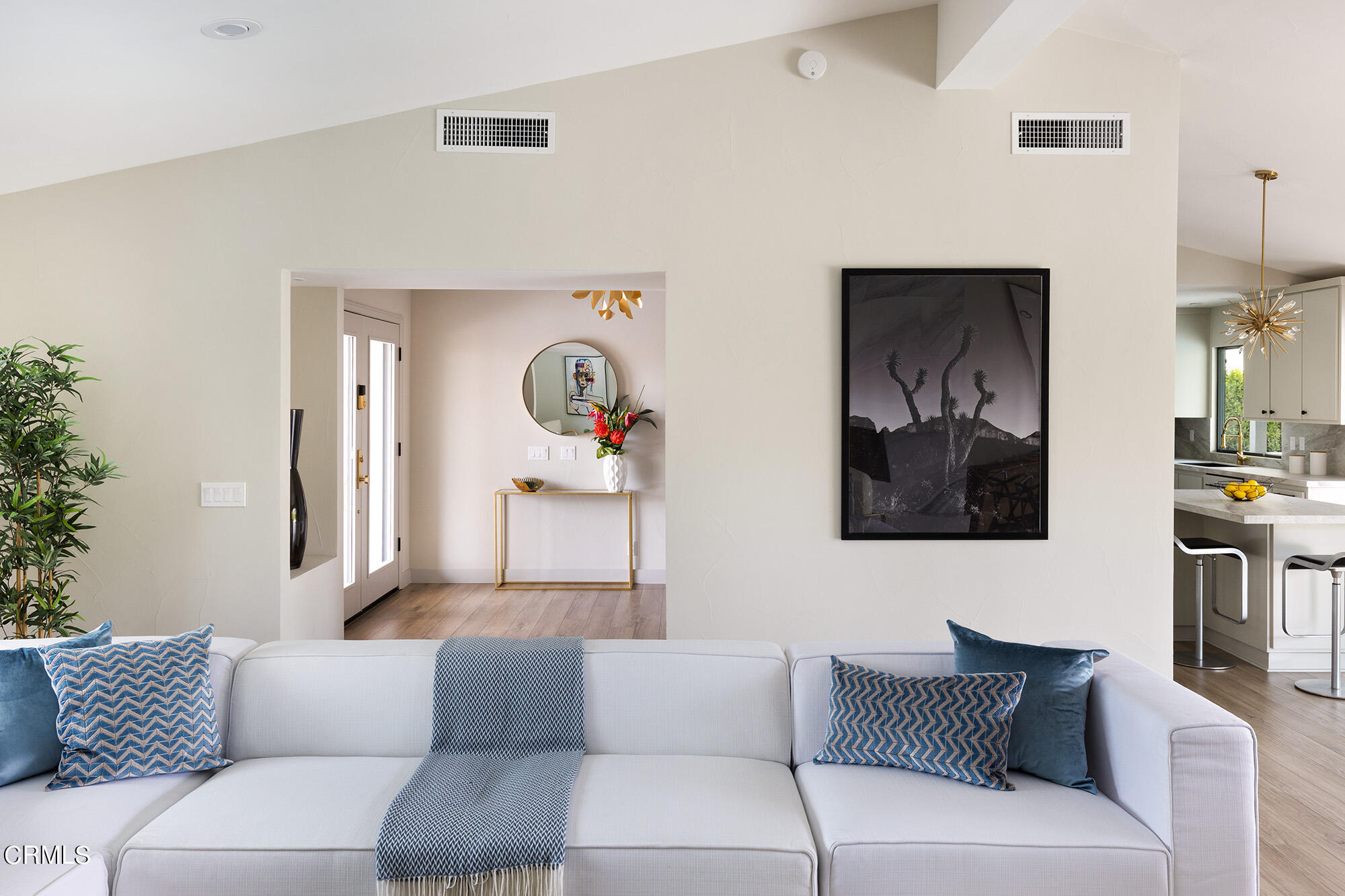71817 Sahara Road Rancho Mirage, CA 92270 - Photo 3 of 25 a living room with furniture and a couch